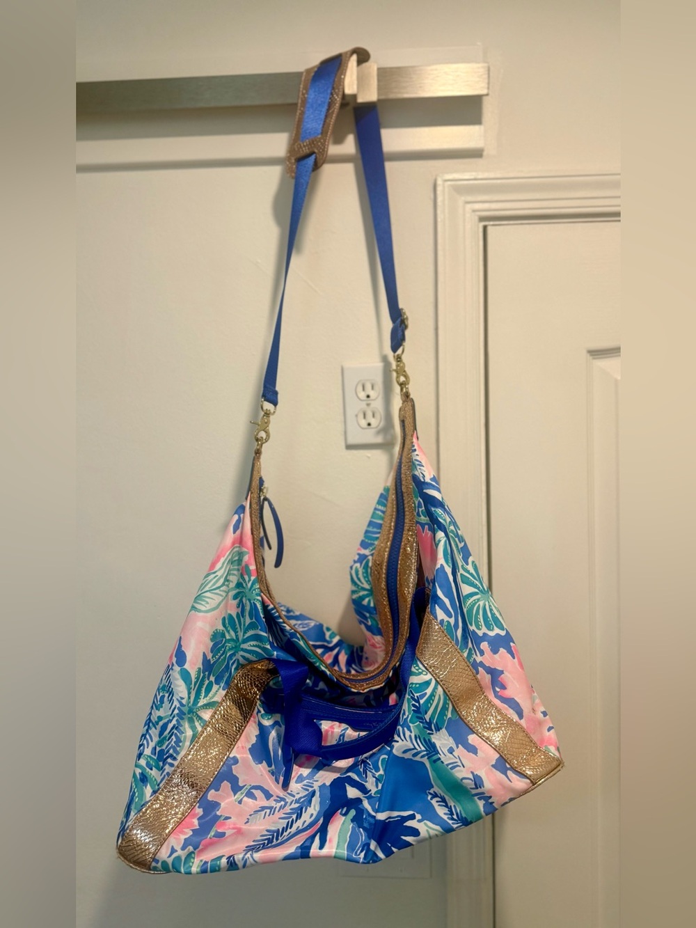 Lilly Pulitzer Sunseekers Blue Pink Tropical-Print Duffle Bag with crossbody